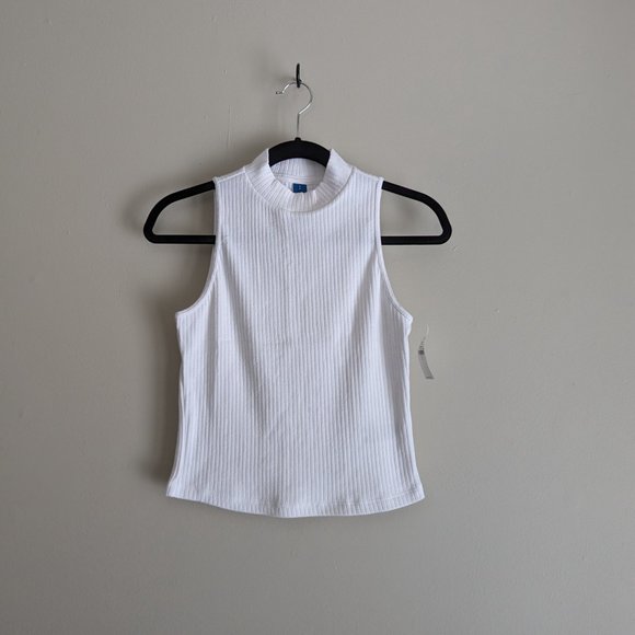 Old Navy Fitted Sleeveless Mock-Neck Top - Picture 2 of 4